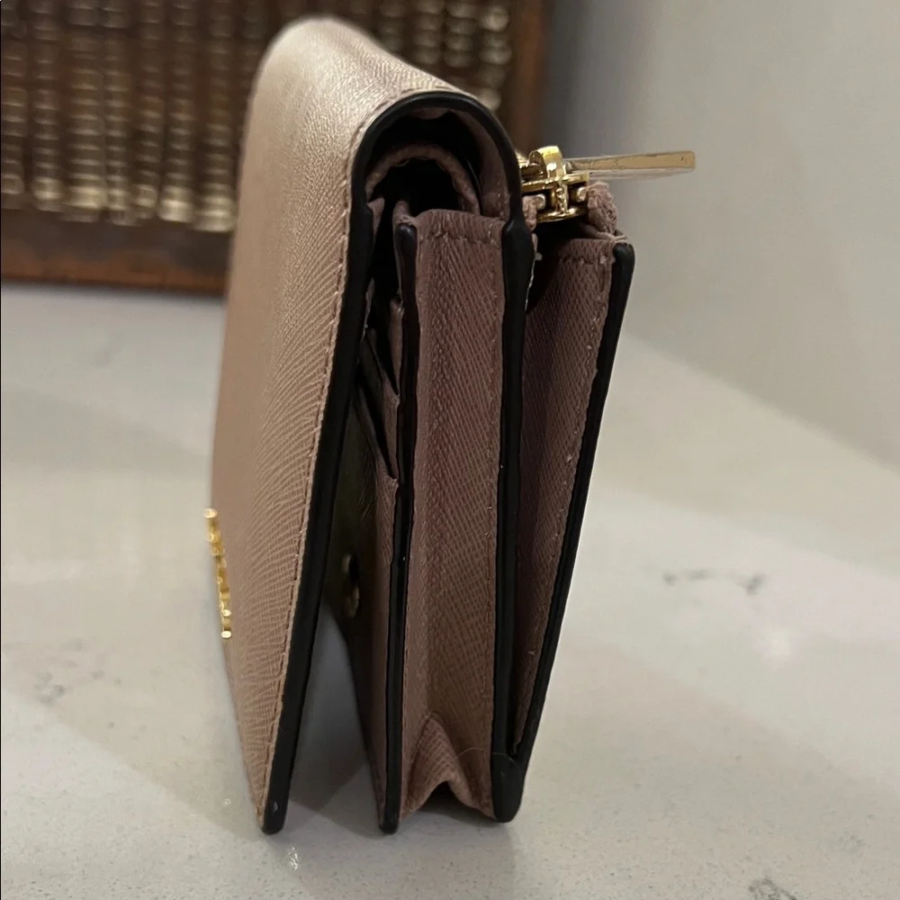 Michael Kors Blush Card Holder - Picture 13 of 15